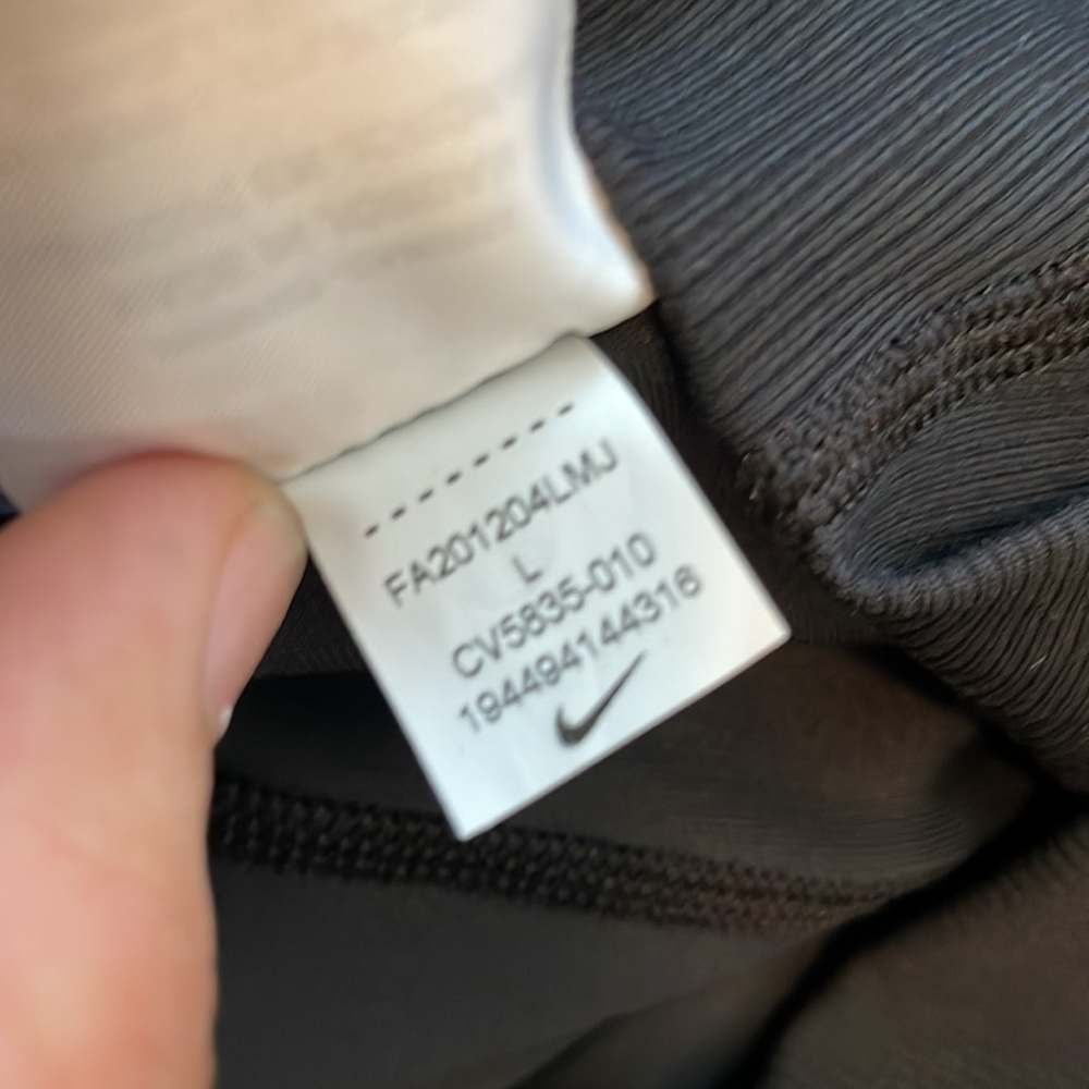NWT Nike yoga leggings with tie detail in black - Picture 16 of 16